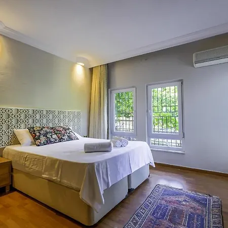 شقة Chic W A Fireplace Pool Terrace In ألانيا